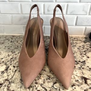 Mauve pumps
